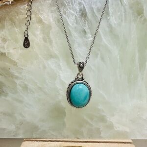 Elegant 925 Silver Necklace with Turquoise Pendant
